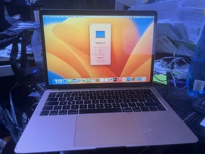 Apple MacBook Air 2018 8gb RAM 256 Gb - Image 1 of 4