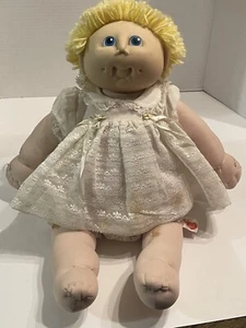 The Original Doll Baby By Martha Nelson Thomas 1984 Blue Eyes Yarn Hair - Picture 1 of 14