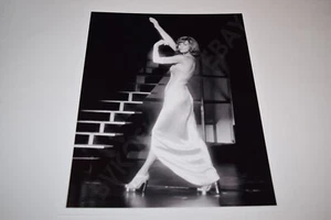 Raquel Welch pinup 8x10 glossy photo Busty Sexy Gorgeous Cleavage 1548 - Picture 1 of 1