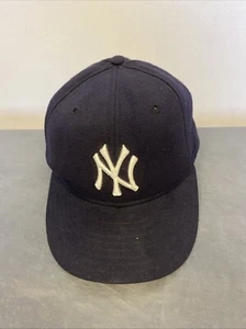 Vintage New Era New York Yankees Baseball Hat Cap 7 1/8 Diamond Authentic / 739 - Picture 1 of 11