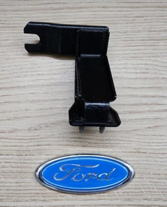 FORD GRANADA MK2 RIGHT SPOT LIGHT BRACKET 6084592 GENUINE NEW FORD  RARE NOW - Picture 1 of 3