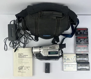 Sony DCR-TRV120 Handycam Camcorder Digital8 Hi8 Video8 w/ Case Charger 8 Cassett - Picture 1 of 16