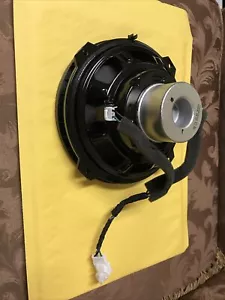2013 2014 2015 2016 2017 2018 Toyota Rav4 Rear Subwoofer JBL 861500R030 OEM - Foto 1 di 12