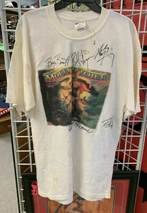 1979 MOLLY HATCHET HAND SIGNED X6 FLIRTIN WITH DISASTER T-SHIRT JSA / COA RARE!! - Picture 1 of 8
