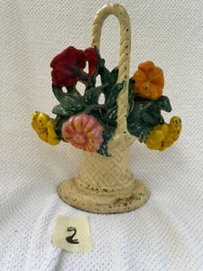 Hubley Gusseisen Türstopper (2), "Petunien und Gänseblümchen im Blumenkorb" 20er Jahre - Bild 1 von 2
