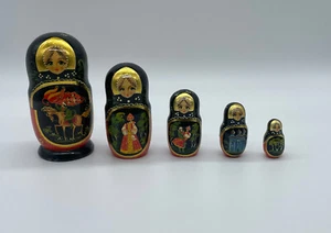 MATRIOCHKA POUPEES RUSSES GIGOGNE EN BOIS RELAIS ET CHATEAU SAINT PETERSBURG - Imagen 1 de 7