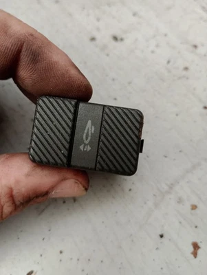 Interruptor alerón tapa maletero trasero Volkswagen Passat Corrado 535959855 VR6 16V G60 Foto 1 de 4