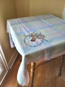 Vintage Tischdecke handbestickt quadratisch 41" x 42" Pastell Leinen Karo - Bild 1 von 11