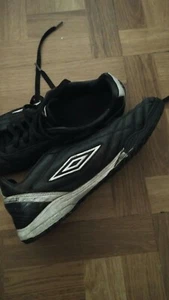 Original Black Leather Umbro Soccer Sneakers Size 44 Scally Muscle Gym Gear - Imagen 1 de 3
