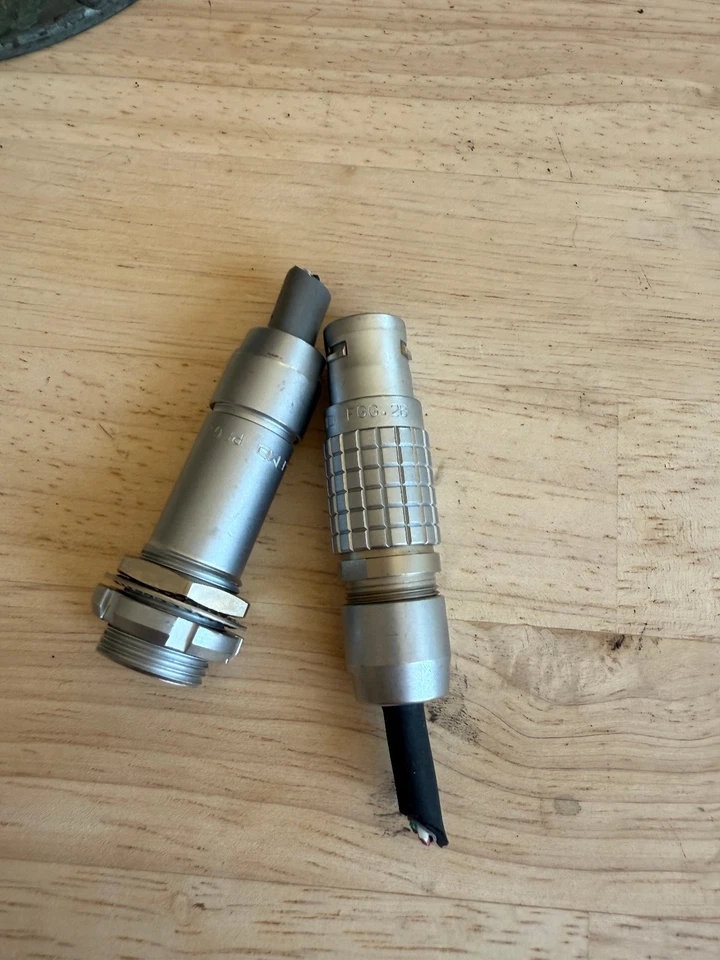 LEMO PFG.2B.309.CLAD72 FGG.2B.309.CLAD72 9 pin connector - male and female pair - Image 1 of 4