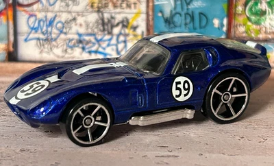 Hot Wheels Shelby Cobra Daytona (синий) как новая/отдельная - Изображение 1 из 4