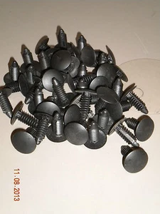 LOT OF 100 PANEL FASTENERS TRIM INSULATION RETAINER CLIPS TRW 3/4" S13 - Bild 1 von 1