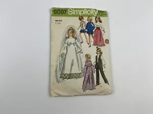 Simplicity Pattern 9097 Kleiderschrank geeignet für 11 1/2" Puppe -- Barbie Cut 1979 - Bild 1 von 3