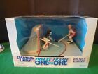 1997 STARTING LINEUP FREEZE FRAME ONE-ON-ONE GRETZKY & HASEK FIGURE DIORAMA