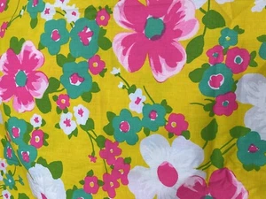 ORIGINELLE FABRICS Vtg 1973 Pique Fabric Groovy Retro Flowers! - Picture 1 of 5