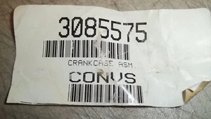 Nuevo cárter de motor Polaris OEM 3085575 XCR 600 XCR 700 Ultra SPX Touring - Imagen 1 de 9