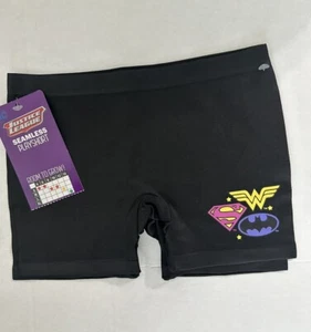 New-Girl -Seamless Play Shorts – 2 pair- Size S 4/6-Wonder Women,Super & Batgirl - Picture 1 of 3