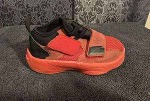 Jordan Zion 2 TD rot/schwarz Turnschuhe Kleinkind Größe 9c - Bild 1 von 8