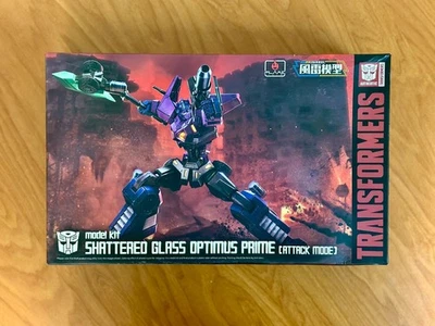 Transformers Shattered Glass 'Optimus Prime' Attack Mode Model Kit - Flame Toys - Image 1 of 4