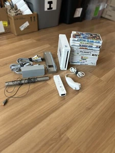 Wii Bundle - Console, Wires, Controllers, Games - Picture 1 of 10
