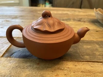 Tetera china de arcilla Yixing Zisha - ¡Firmada! Foto 1 de 4