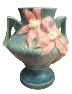 Roseville Pottery USA 188-6" Clematis Double Handled Teal Fuchsia Vase / Urn - Imagen 1 de 6
