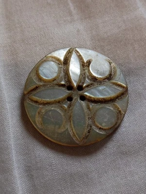 Antique Carved Mother of Pearl Button. - Image 1 of 4