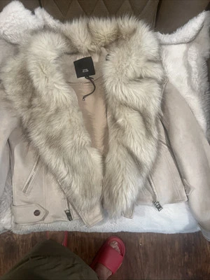 NUEVO CON ETIQUETAS ABRIGO CHAQUETA MOTERA MUJER RIVER ISLAND TALLA UK 8 OLIVA IMITACIÓN PIEL CREMALLERA PRECIO DE VENTA SUGERIDO POR EL FABRICANTE 65 £ Foto 1 de 4