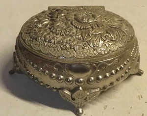 Vintage Small Metal Trinket Box Silver Tone Red Felt Lined Japan Footed Floral - Bild 1 von 14