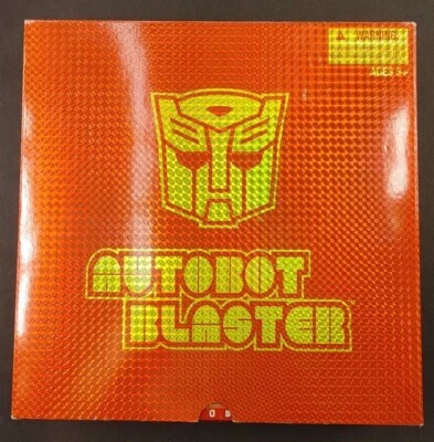 TRANSFORMERS 2010 25 YEARS UNIVERSE COMMEMORATIVE G1 BLASTER COMPLETE IN BOX IX8 - Image 1 of 4