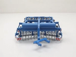 Set Pflug Fortschritt B200 und Egge B402 blau Modellauto 1:32 Schuco - Bild 1 von 7