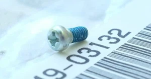 Yamaha 90149-03132-00 SCREW, SPECIAL SHAPE FZ750 G1A ... - Imagen 1 de 5