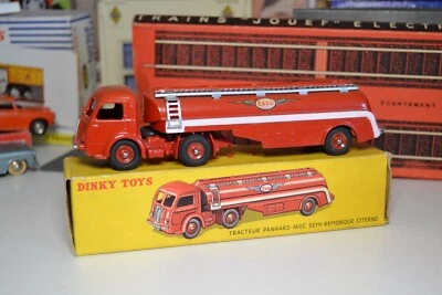 Superbe Dinky d'origine  Tracteur Panhard + remorque ESSO  Ref : 57 (32C) - Photo 1/4