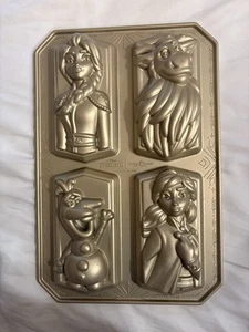 Nordic Ware Backform Elsa und Frozen Figuren - Bild 1 von 2
