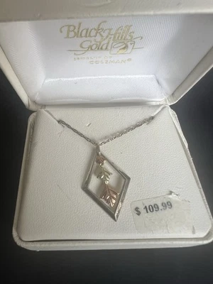  Collar Vintage Black Hills Detalle Hoja Dorada. Foto 1 de 4