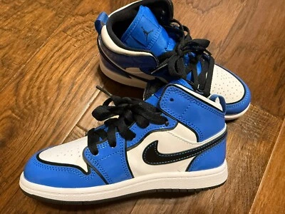 Talla 1.5Y (GS) - Jordan 1 SE Mid Signal Azul Foto 1 de 4