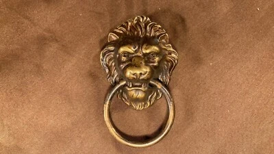  Antigua quilla de muebles de latón bronce cabeza de león anillo colgante cajón tirar? Foto 1 de 4