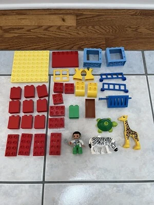 Lego Duplo Town Zoo 6158 Animal Clinic Veterinarian Giraffe Turtle Zebra Retired - Image 1 of 4