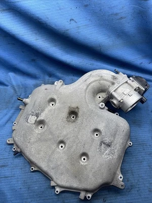 03-06 Nissan 350Z Infiniti G35 VQ35DE Upper Intake Manifold Plenum Throttle Body - Image 1 of 4