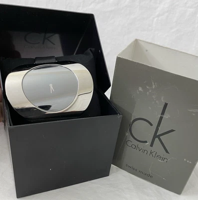 Reloj Mujer Vintage Calvin Klein CK RAY NEGRO Cara Curva K37233 Necesita Batería Foto 1 de 4
