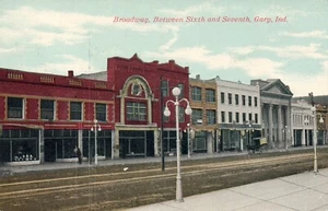 Broadway Between Sixth & Seventh Streets in Gary Indiana IN Vintage Postcard - Picture 1 of 2