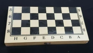 Juego de ajedrez de madera en caja de almacenamiento de tablero plegable sellado 33 x 33 cm 32 piezas - Imagen 1 de 3