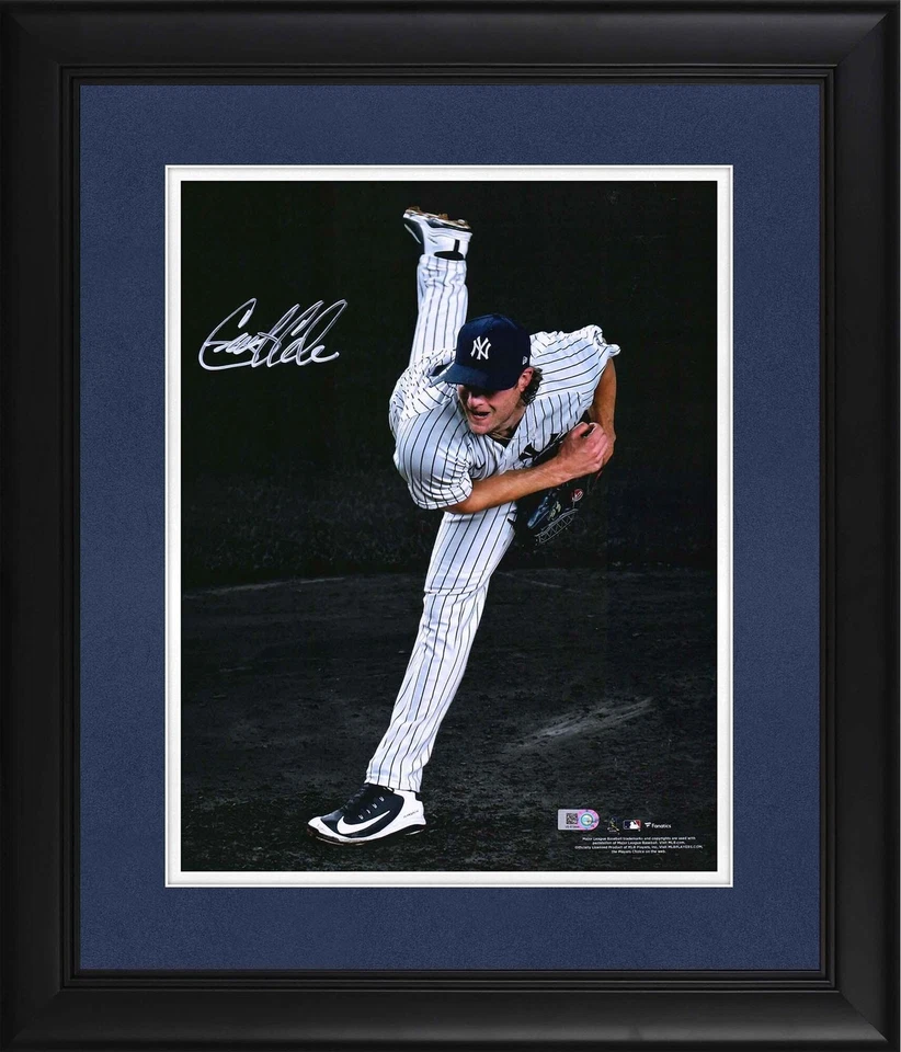 Foto foco de lanzamiento firmada por Gerrit Cole New York Yankees de 11" x 14" Foto 1 de 1