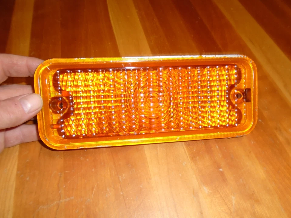 Nos GM 1973,1974 Chevrolet Truck luz de estacionamiento lente intermitente Foto 1 de 1