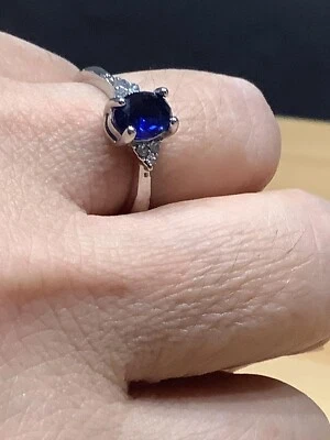 Ring mit schönen Blauen Strassstein Freie Größe 55-61 - Bild 1 von 3