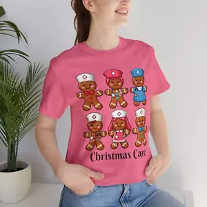 T-shirt natalizia pan di zenzero infermiere medico festa maglietta unisex - Foto 1 di 22