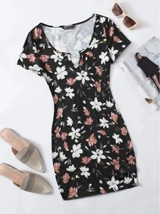 Shein figurbetontes T-Shirt-Kleid, Blumenmuster, schwarz, Small - Bild 1 von 6