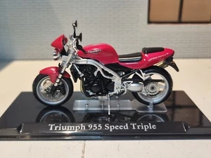 Triumph 955 Speed Triple Red Motorbike Superbike 1:24 Diecast Scale Model Atlas - Picture 1 of 9