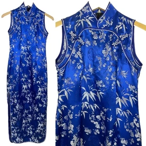 Chinesisches Kleid blau Satin Cheongsam Urlaub traditionell ärmellos tailliert Gr. XS - Bild 1 von 15