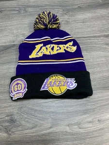Cappello invernale in maglia con polsino Mitchell & Ness Los Angeles Lakers berretto con pom - Foto 1 di 8